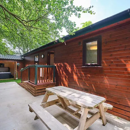 3 Bedroom With Hot Tub By Travel Lets Homes Mulroy Bay Casa vacanze