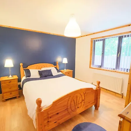 3 Bedroom With Hot Tub By Travel Lets Homes Mulroy Bay Casa vacanze