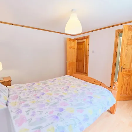 3 Bedroom With Hot Tub By Travel Lets Homes Mulroy Bay Casa vacanze *
