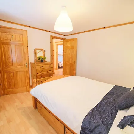 3 Bedroom With Hot Tub By Travel Lets Homes Mulroy Bay Casa vacanze *