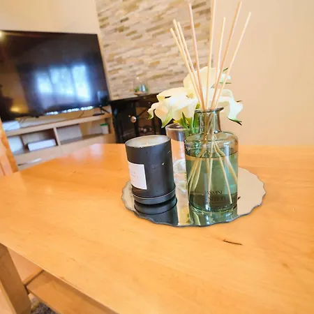 3 Bedroom With Hot Tub By Travel Lets Homes Mulroy Bay Casa vacanze